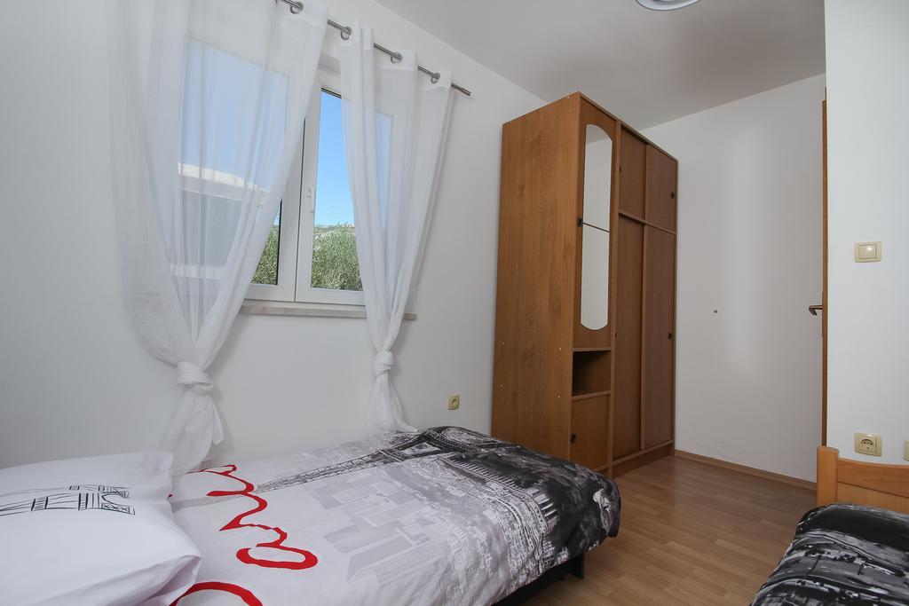 Apartment Lara Kastel Novi Exterior photo