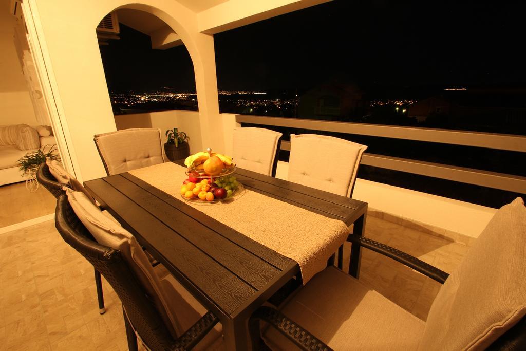 Apartment Lara Kastel Novi Exterior photo